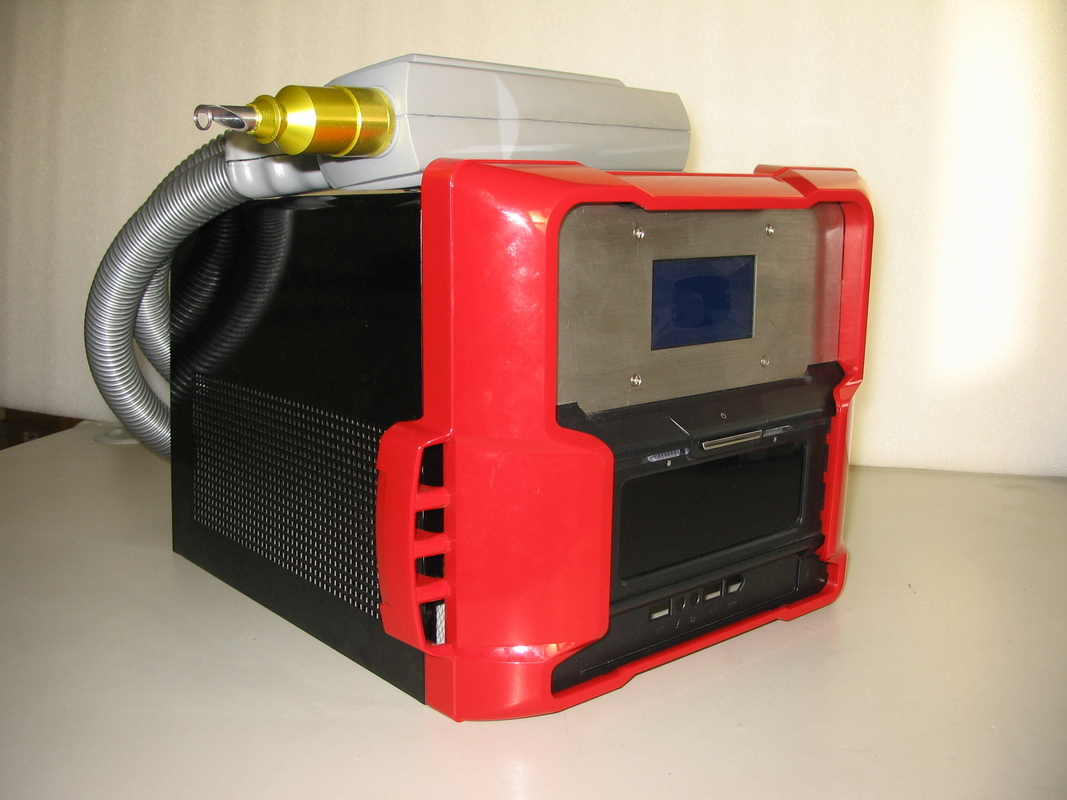Q Switch Nd: YAG Laser 1064nm / 532nm สำหรับรงควัตถุ / กำจัดสีแดงสีน้ำตาลสัก